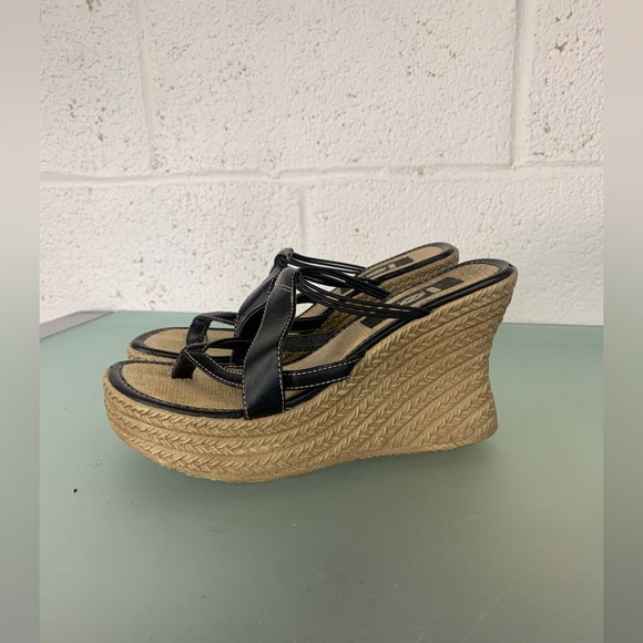 LEI Vintage Y2K Strappy Wedge Sandals Black Faux Leather - Picture 3 of 7
